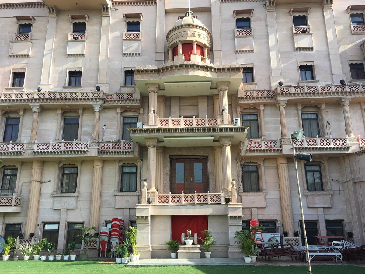 Отель Kailash Presidency Бхопал Экстерьер фото